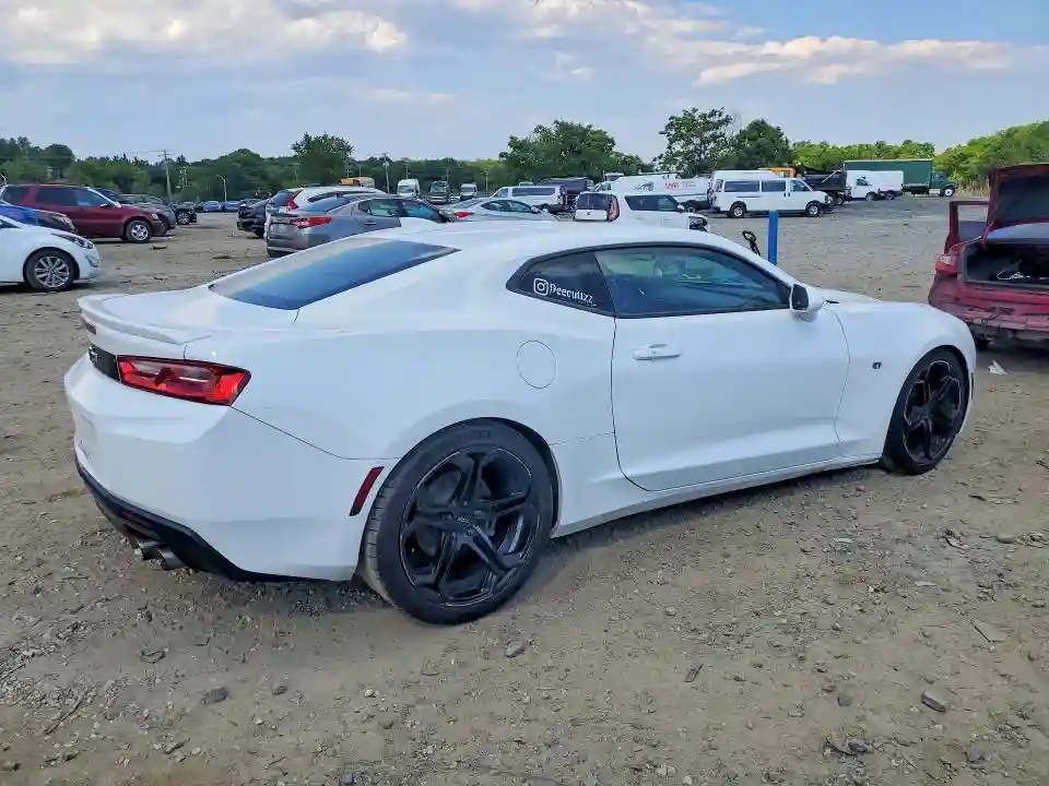 1G1FB1RSXJ0134328 2018 CHEVROLET CAMARO-2