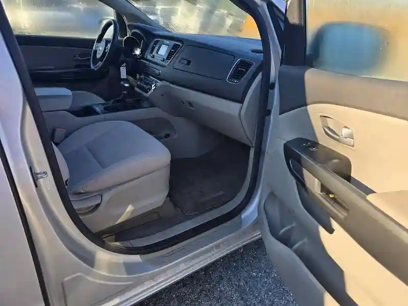 KNDMA5C1XJ6406169 2018 KIA SEDONA-4