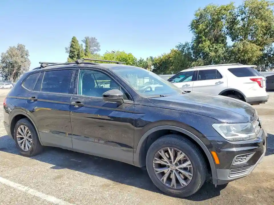 3VV1B7AX6KM062636 2019 VOLKSWAGEN TIGUAN-3