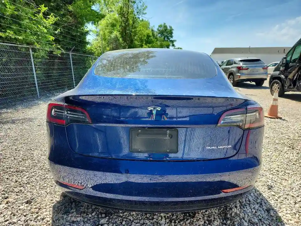 5YJ3E1EB1KF359523 2019 TESLA MODEL 3-5