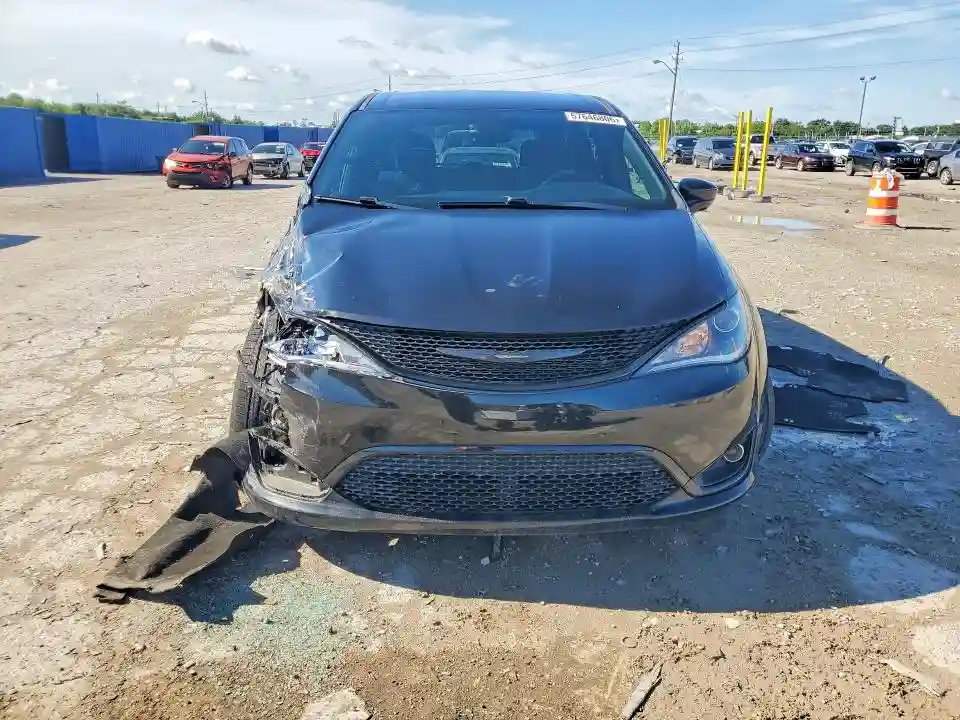 2C4RC1FG8KR638983 2019 CHRYSLER PACIFICA-4