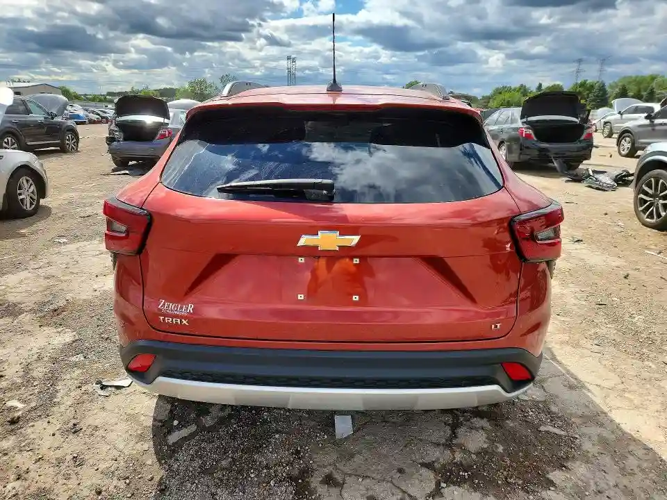 KL77LHE24RC117099 2024 CHEVROLET TRAX-5