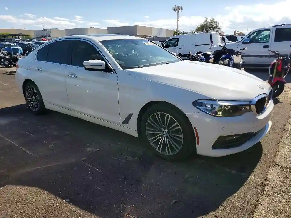 WBAJA5C59JWA36564 2018 BMW 5 SERIES-3