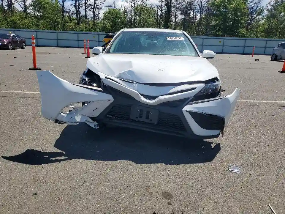 4T1G11AK0MU551556 2021 TOYOTA CAMRY-4