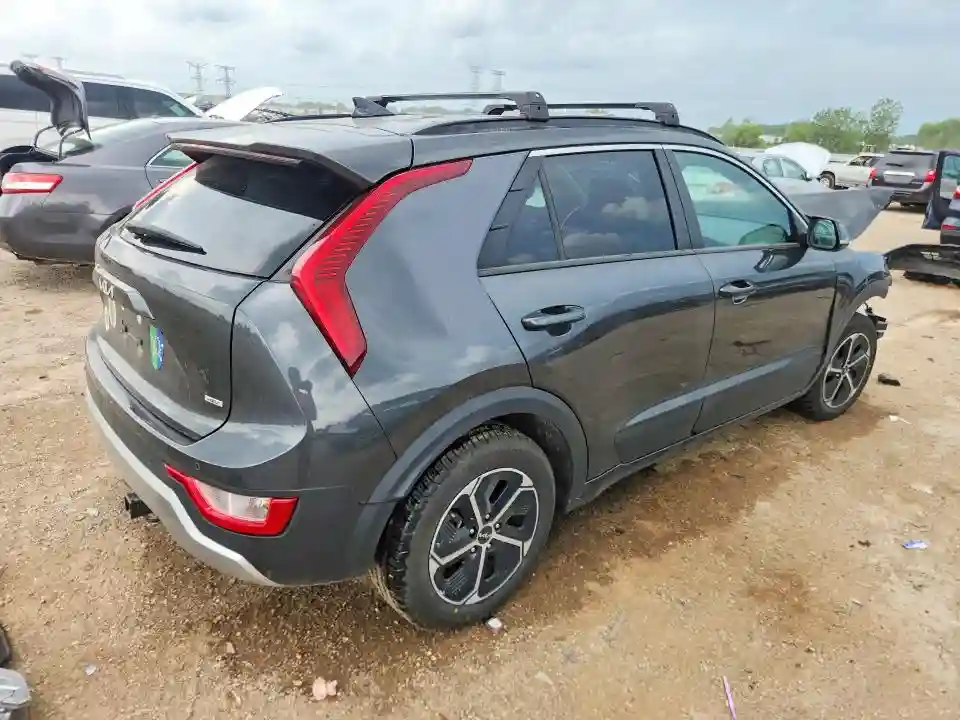 KNDCR3LE4P5038081 2023 KIA NIRO-2
