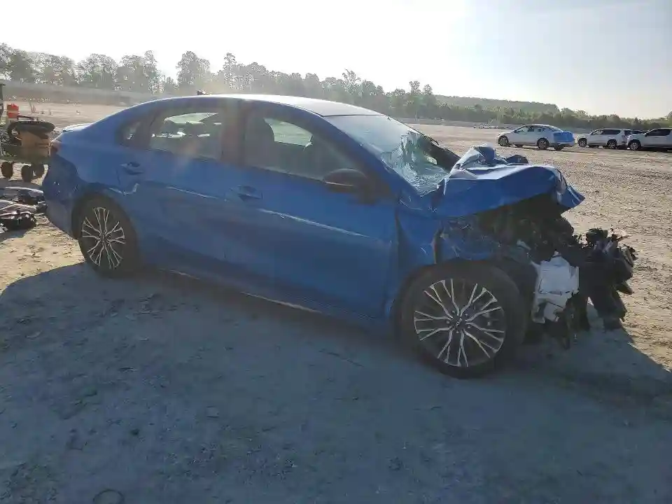 3KPF54AD5PE661576 2023 KIA FORTE-3