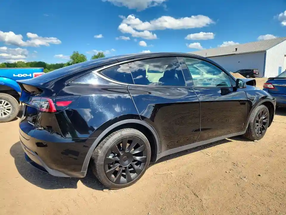 7SAYGDEE3PA026064 2023 TESLA MODEL Y-2