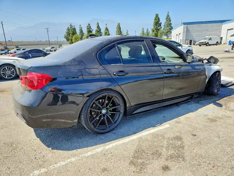 WBA8B9G34HNU55818 2017 BMW 3 SERIES-2