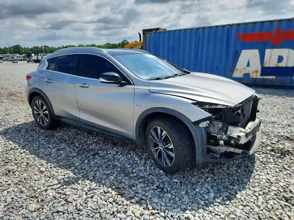 SJKCH5CRXJA046649 2018 INFINITI QX30-3