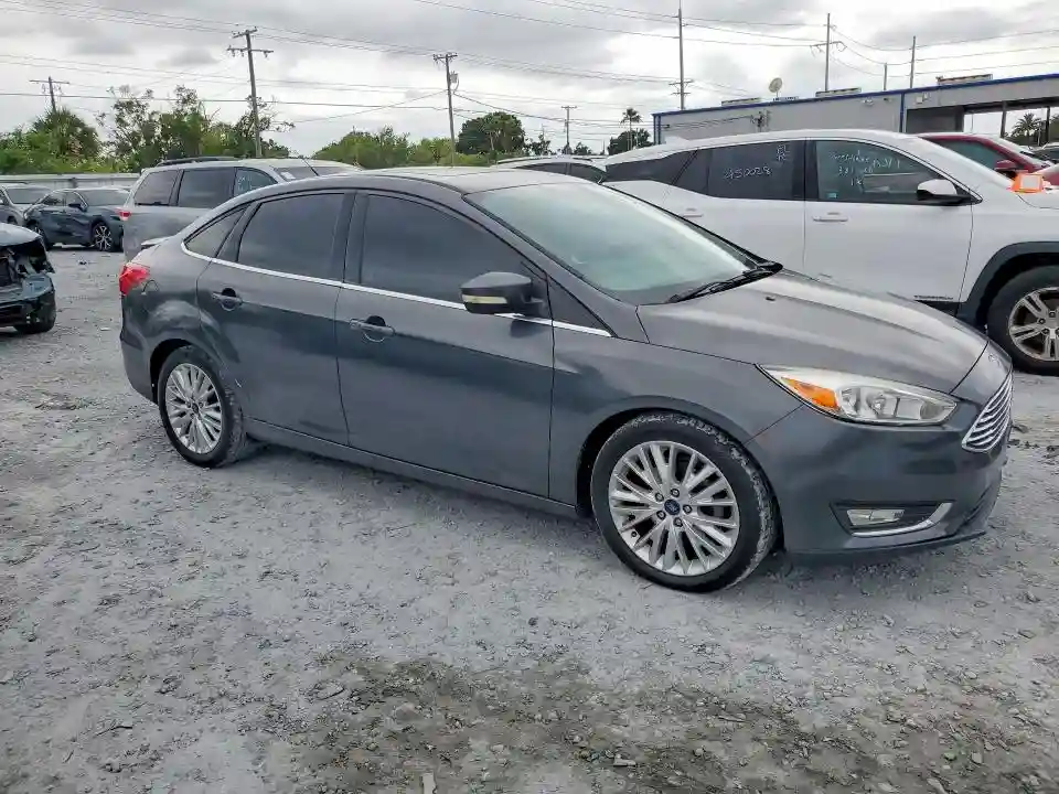 1FADP3J2XJL294124 2018 FORD FOCUS-3