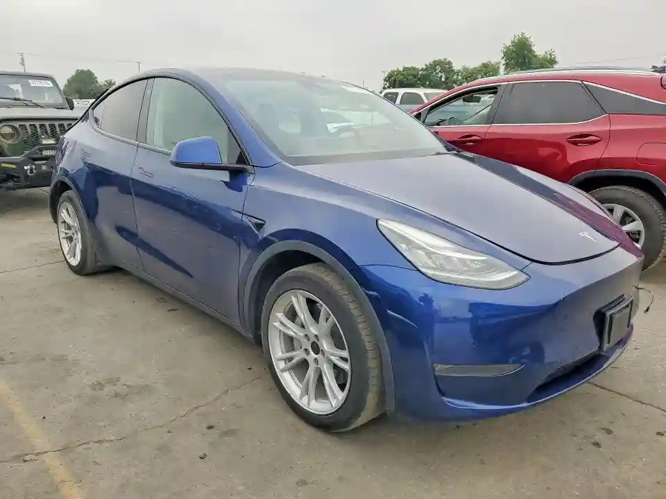 7SAYGDEEXNF429524 2022 TESLA MODEL Y-3