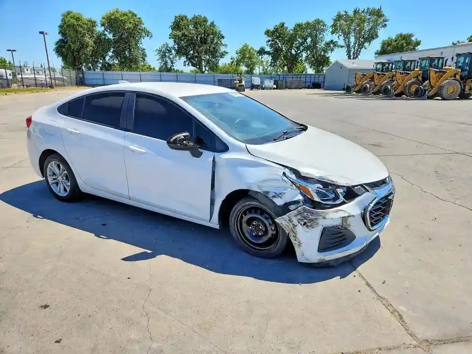 1G1BC5SM1K7153258 2019 CHEVROLET CRUZE-3