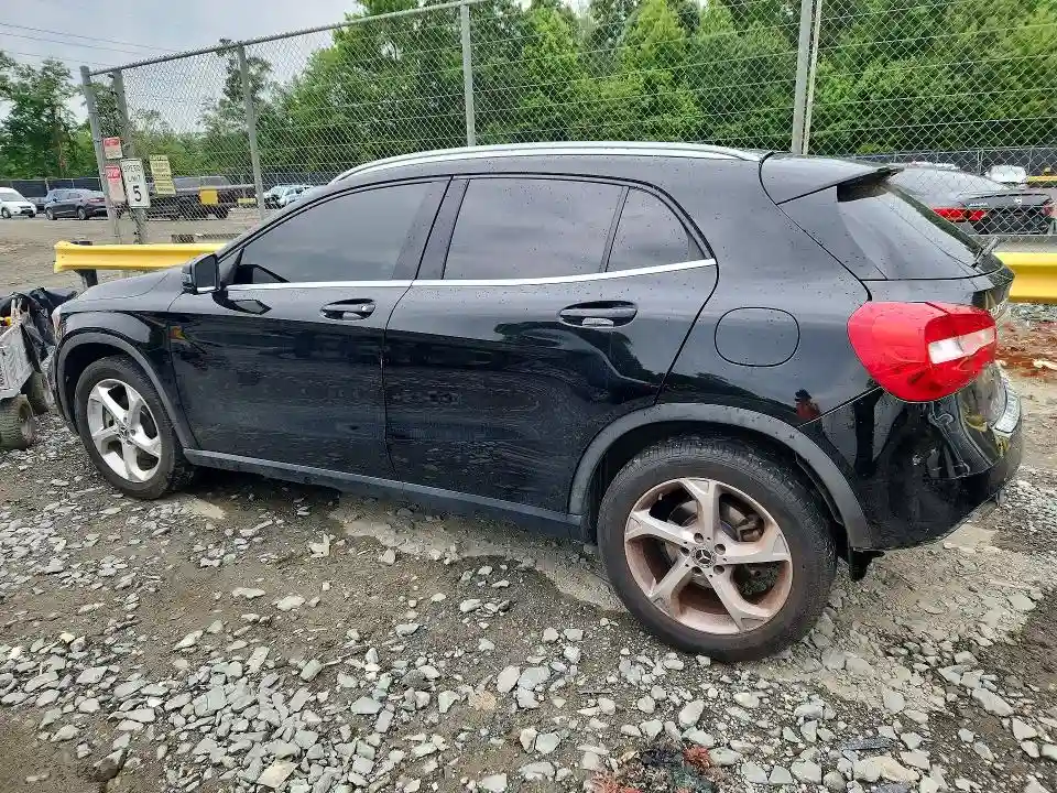 WDCTG4EB2JJ458476 2018 MERCEDES-BENZ GLA-CLASS-1