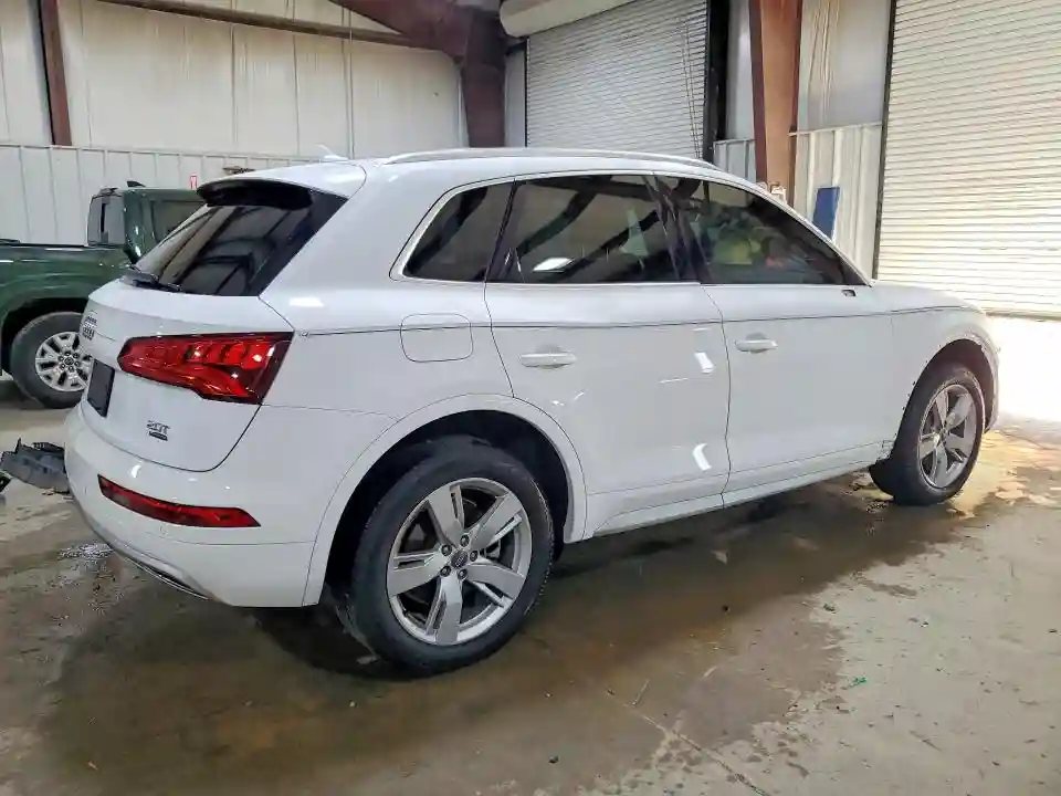 WA1BNAFY2J2113185 2018 AUDI Q5-2