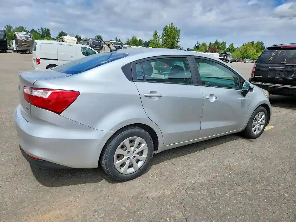 KNADM4A33H6026233 2017 KIA RIO-2