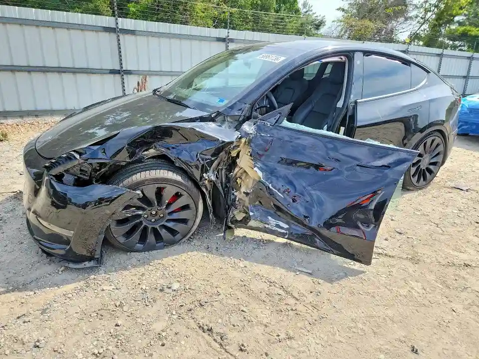 7SAYGDEF6NF562161 2022 TESLA MODEL Y-0