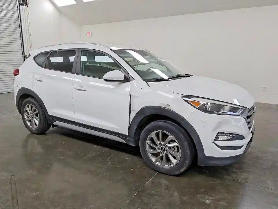 KM8J3CA42JU674865 2018 HYUNDAI TUCSON-3