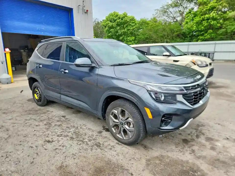 KNDEUCAA6R7497451 2024 KIA SELTOS-3