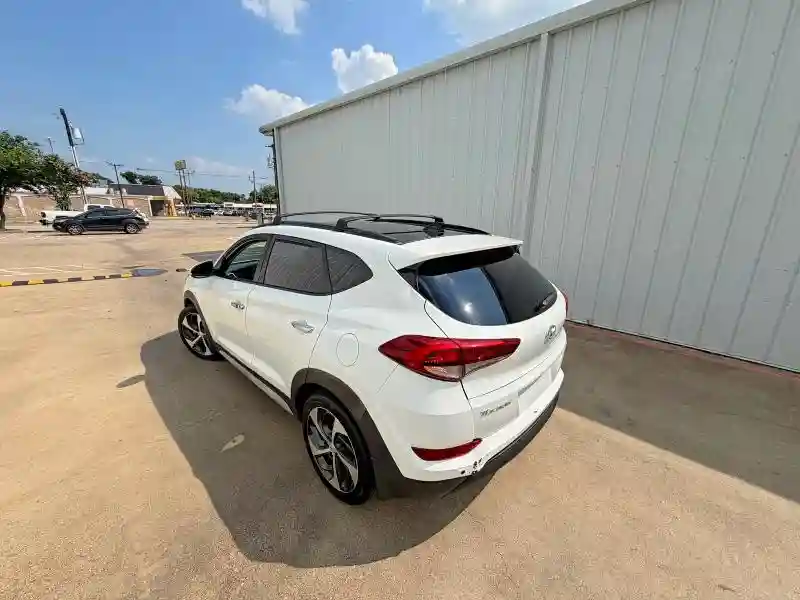 KM8J33A21JU753278 2018 HYUNDAI TUCSON-2