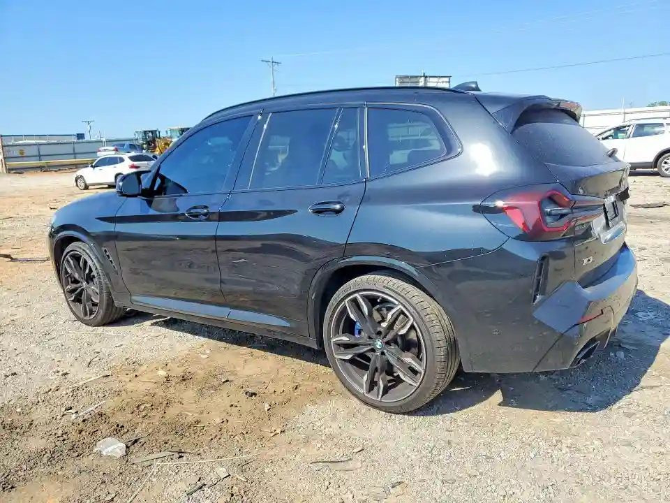 5UX83DP00R9V24215 2024 BMW X3-1