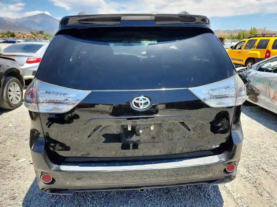 5TDXZ3DC8HS777853 2017 TOYOTA SIENNA-5