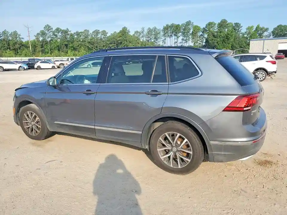 3VV3B7AXXJM205529 2018 VOLKSWAGEN TIGUAN-1