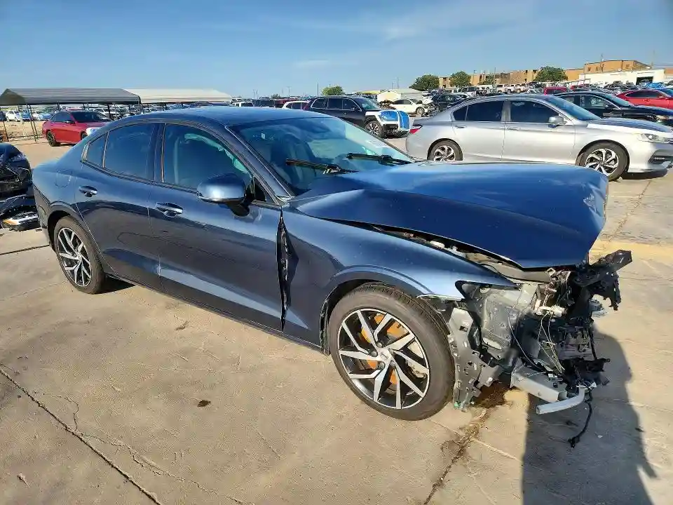 7JRA22TK1LG072801 2020 VOLVO S60-3