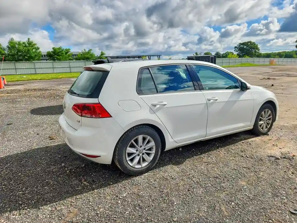 3VW217AU6GM038532 2016 VOLKSWAGEN GOLF-2