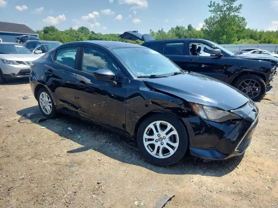 3MYDLBYV7JY306254 2018 TOYOTA YARIS IA B-3