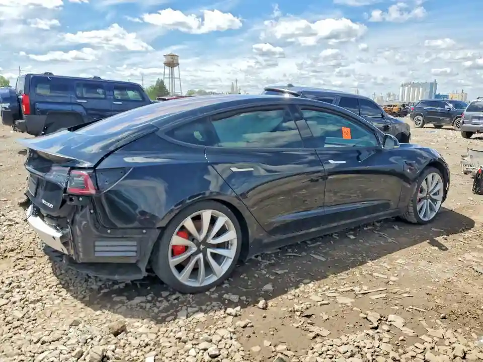 5YJ3E1EB6JF188119 2018 TESLA MODEL 3-2