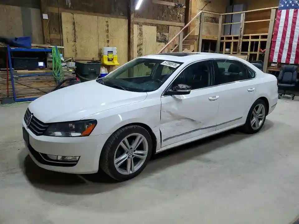 1VWBS7A35FC042124 2015 VOLKSWAGEN PASSAT-0