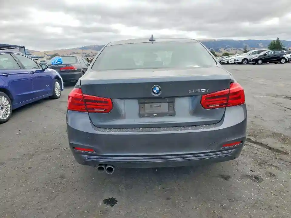 WBA8B9C50JAE22466 2018 BMW 3 SERIES-5