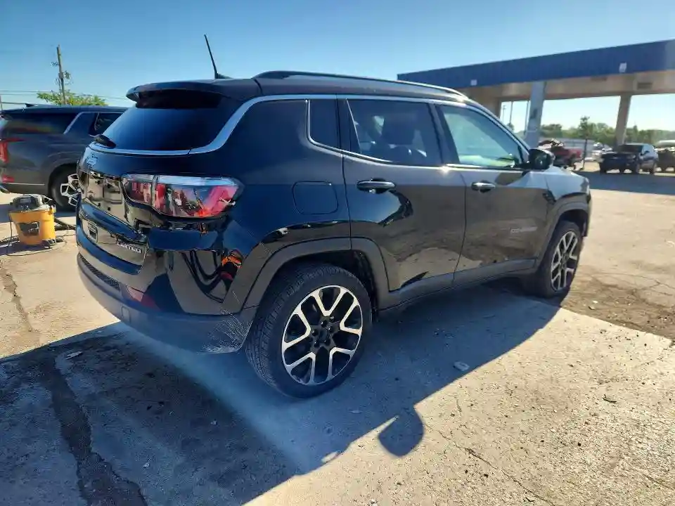 3C4NJDCB1HT664880 2017 JEEP COMPASS-2