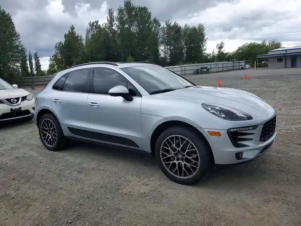 WP1AB2A57JLB34278 2018 PORSCHE MACAN-3