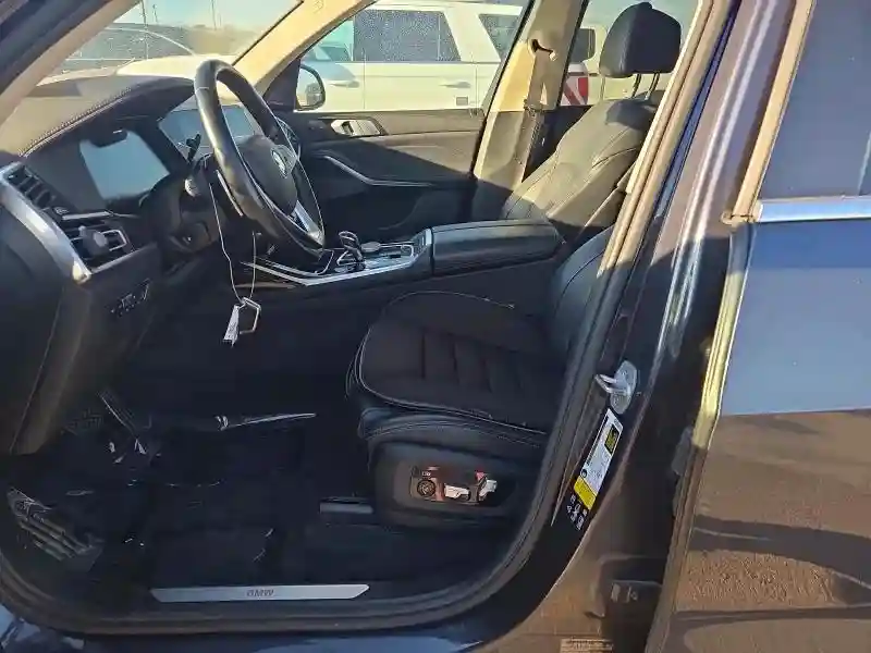 5UXCX4C53KLS35998 2019 BMW X7-4