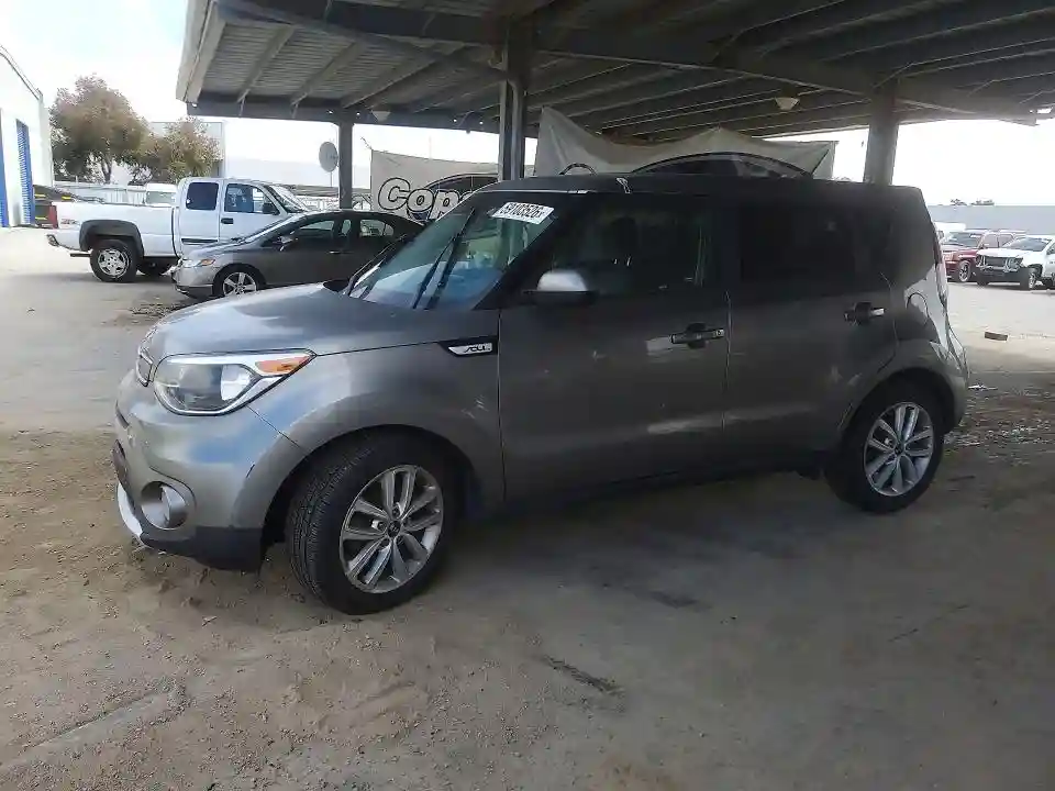 KNDJP3A5XJ7577011 2018 KIA SOUL-0