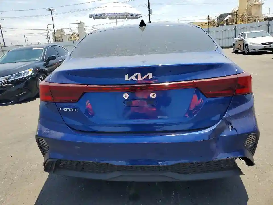 3KPF24AD2RE725391 2024 KIA FORTE LXS-5