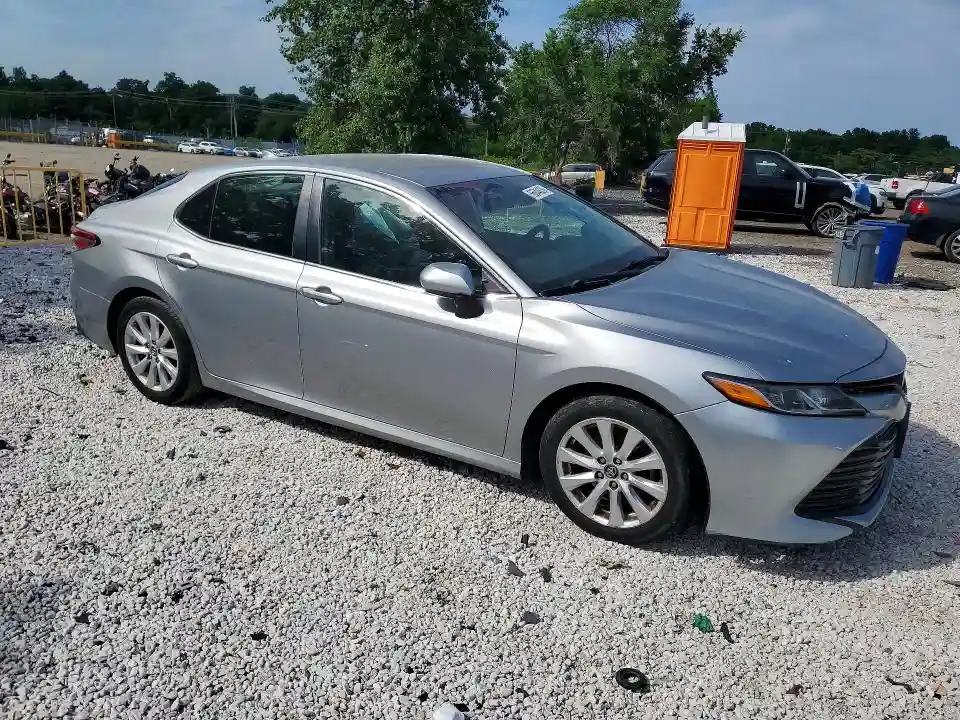 4T1B11HK3KU261325 2019 TOYOTA CAMRY-3