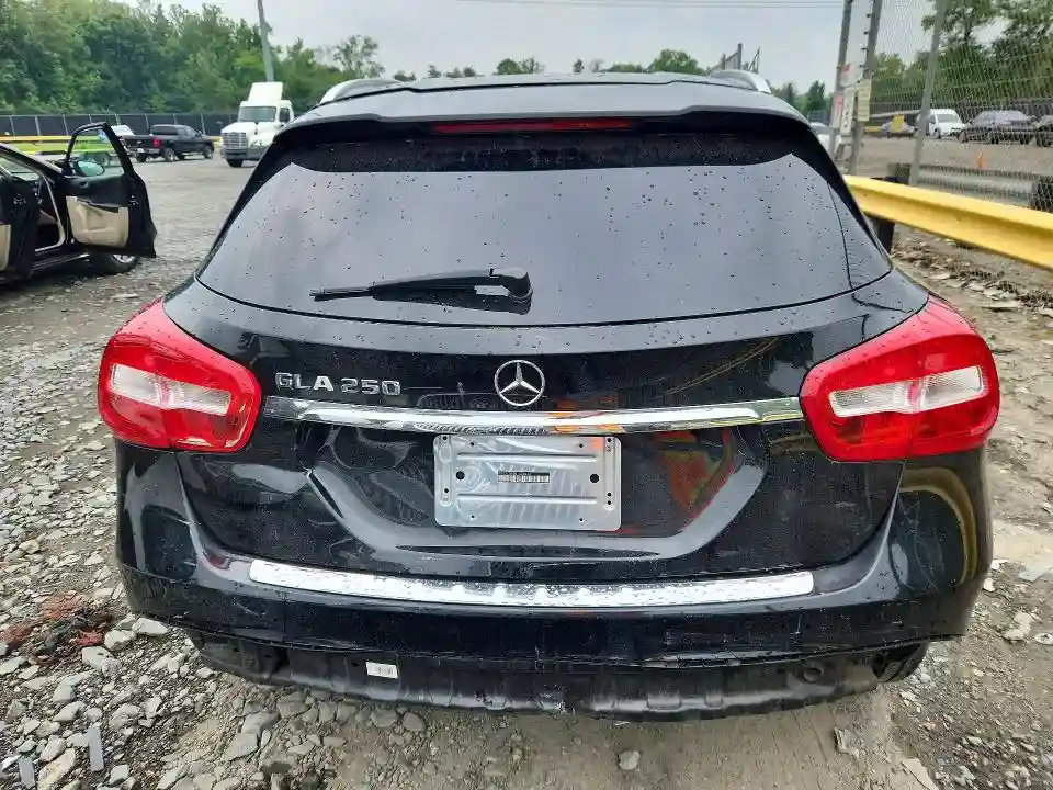 WDCTG4EB2JJ458476 2018 MERCEDES-BENZ GLA-CLASS-5