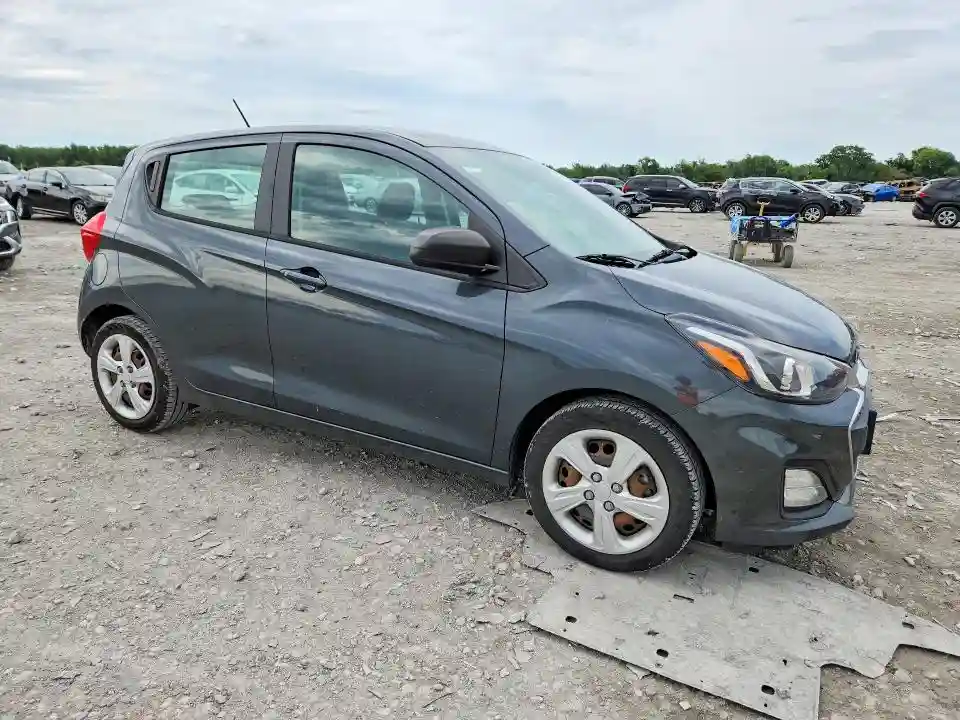 KL8CB6SA0KC749987 2019 CHEVROLET SPARK-3