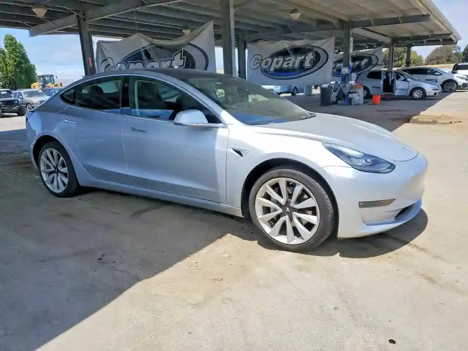 5YJ3E1EA3JF048729 2018 TESLA MODEL 3-3