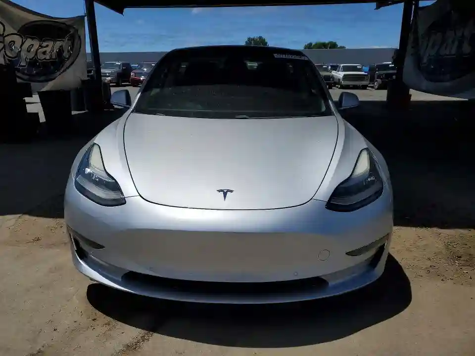 5YJ3E1EA3JF048729 2018 TESLA MODEL 3-4