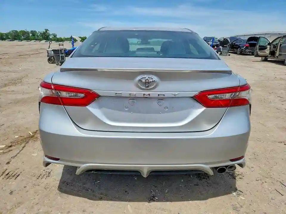 4T1B11HK3JU650545 2018 TOYOTA CAMRY-5