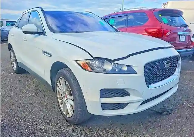 SADCK2GX2KA601028 2019 JAGUAR F-PACE-0