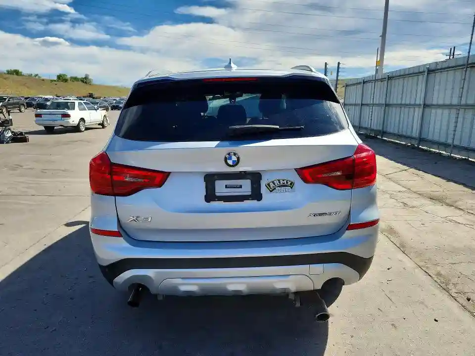 5UXTR9C53KLE13340 2019 BMW X3-5