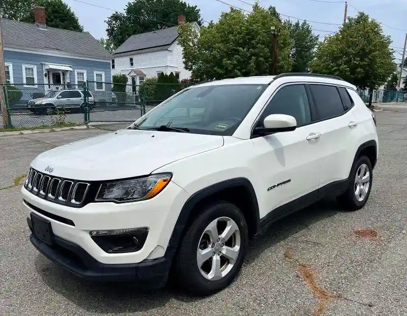 3C4NJDBBXJT185851 2018 JEEP COMPASS-0