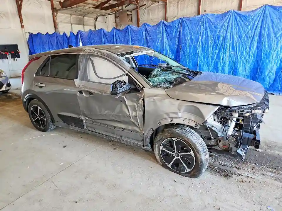 KNDCP3LE9T5324136 2026 KIA NIRO-3