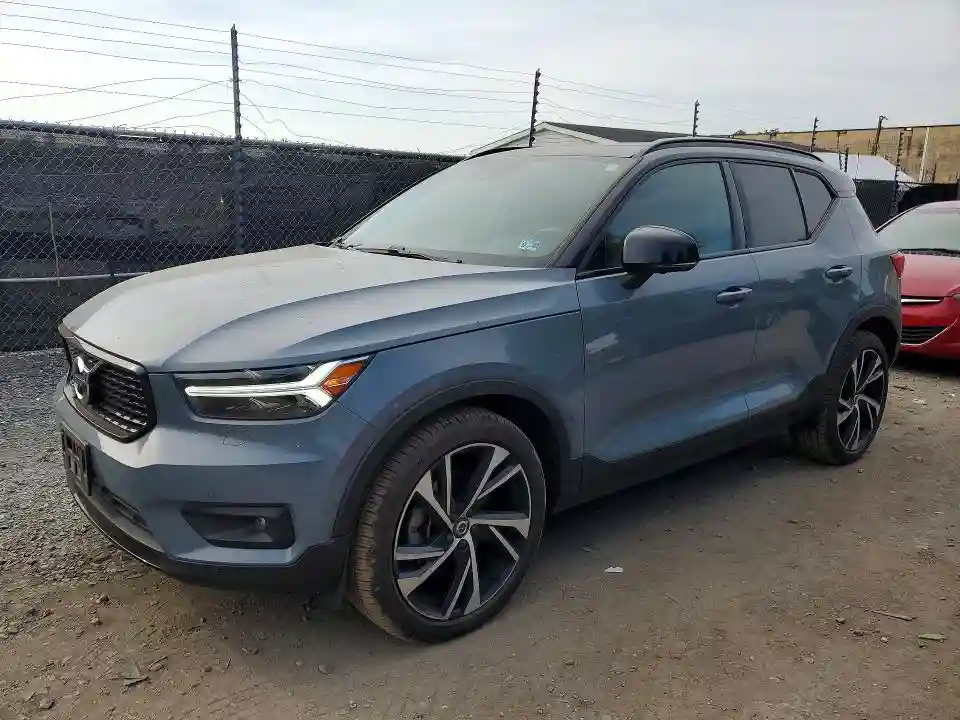 YV4162UM6M2417061 2021 VOLVO XC40-0