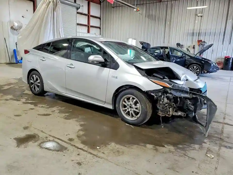 JTDKARFP2H3003748 2017 TOYOTA PRIUS-3