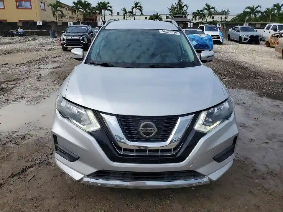 5N1AT2MV0JC711318 2018 NISSAN ROGUE-4